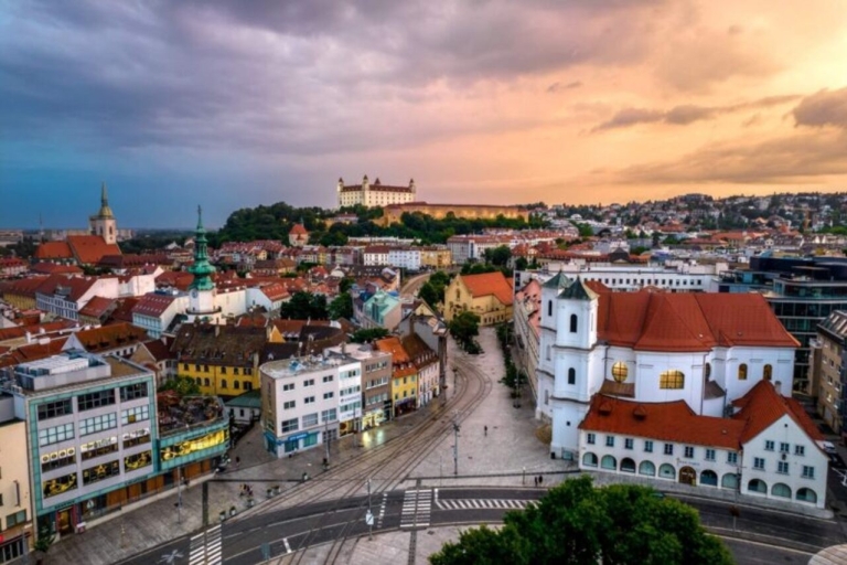 Bratislava: recorrido a pie por la ciudad de 2 horas con entrada al castilloRecorrido a pie privado de 3 horas por la ciudad con entrada al castillo