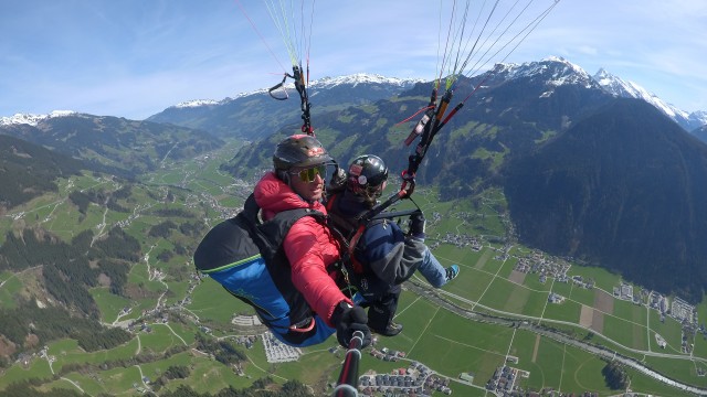 Visit Mayrhofen Paragliding Megaflug in Brixlegg