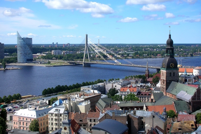 Recorrido turístico a pie y en transporte por RigaVisita turística a pie y en transporte de Riga