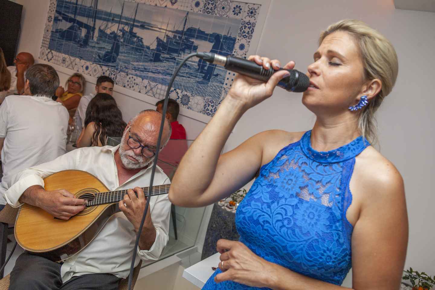 Algarve: Fado Night with 6- Course Algarvian Tapas Dishes