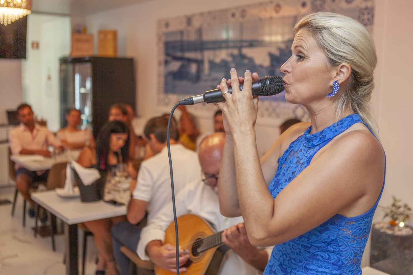 Algarve: Fado Night with 6- Course Algarvian Tapas Dishes