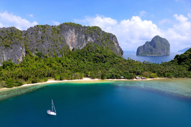 2 jours de croisière privée à El Nido sur un voilier de 43 piedsCroisière privée de deux jours à El Nido à bord d'un voilier de 43 pieds