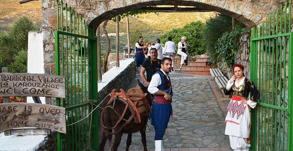 Kreta: Traditionelle Tanzshow und Buffet-Abendessen mit Wein