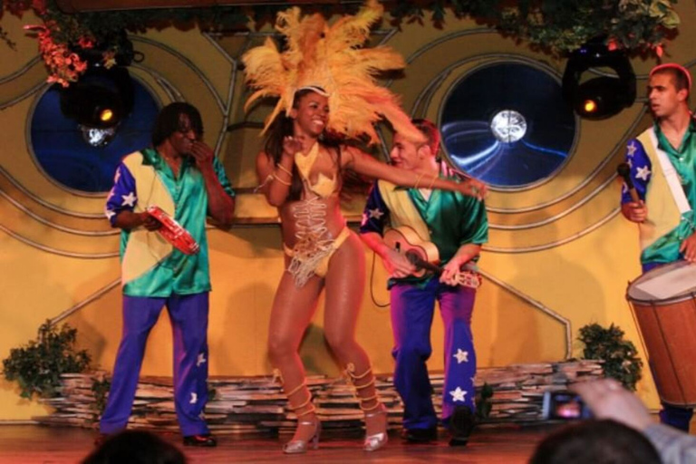 伊瓜苏港：Rafain 牛排馆晚餐和表演拉斐恩的晚餐和表演