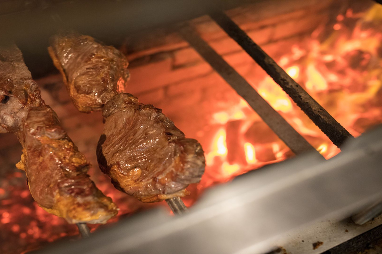 伊瓜苏港：Rafain 牛排馆晚餐和表演拉斐恩的晚餐和表演