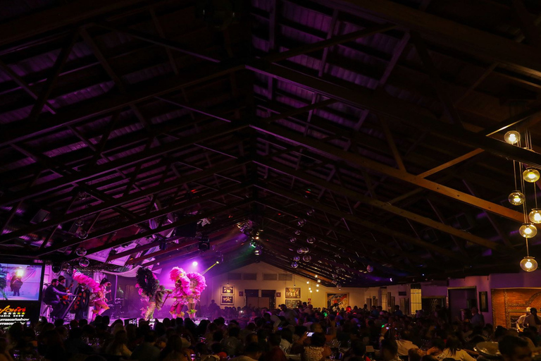 伊瓜苏港：Rafain 牛排馆晚餐和表演拉斐恩的晚餐和表演