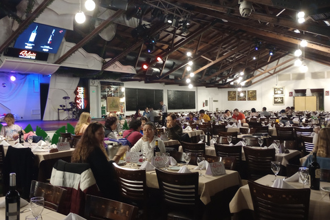 伊瓜苏港：Rafain 牛排馆晚餐和表演拉斐恩的晚餐和表演