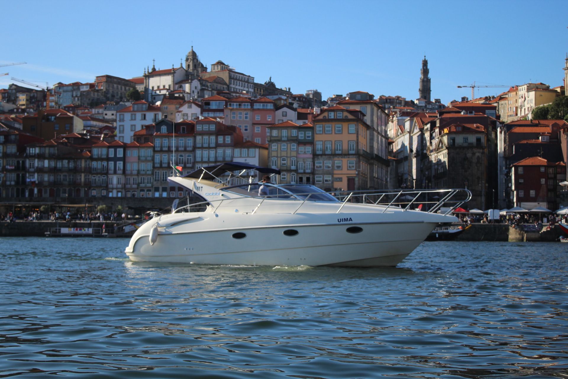 Porto: Private Yacht-Tour mit lokalem Wein und Snacks