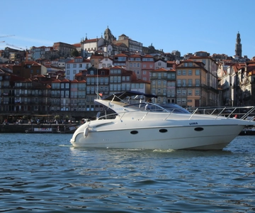 Porto: 6 Bridges Yacht Cruise with Local Wine & Snacks