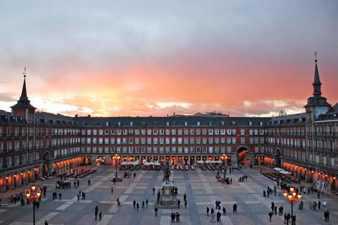 Madrid: Tour guidato a piedi del centro storico di MadridMadrid: tour guidato a piedi della città vecchia