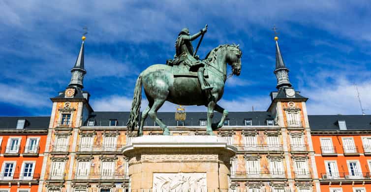 Madrid: City Highlights Guided Walking Tour photo 7