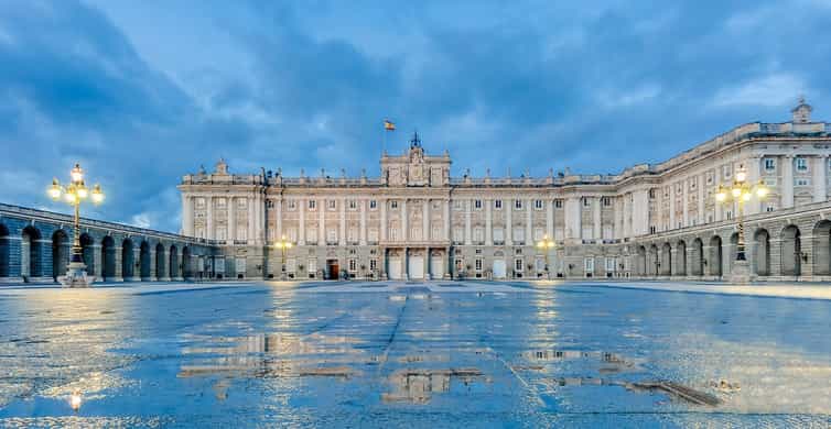 Madrid: City Highlights Guided Walking Tour photo 10