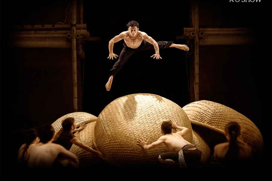 Ho Chi Minh: A O Show Bamboo Circus im Saigoner Opernhaus. Foto: GetYourGuide