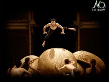 Ho Chi Minh: Un O Show Bamboo Circus al Teatro dell'Opera di Saigon