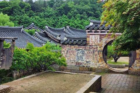 Depuis Séoul : Visite de la forteresse et du village folklorique de Suwon HwaseongVisite de groupe d'une journée avec village folklorique
