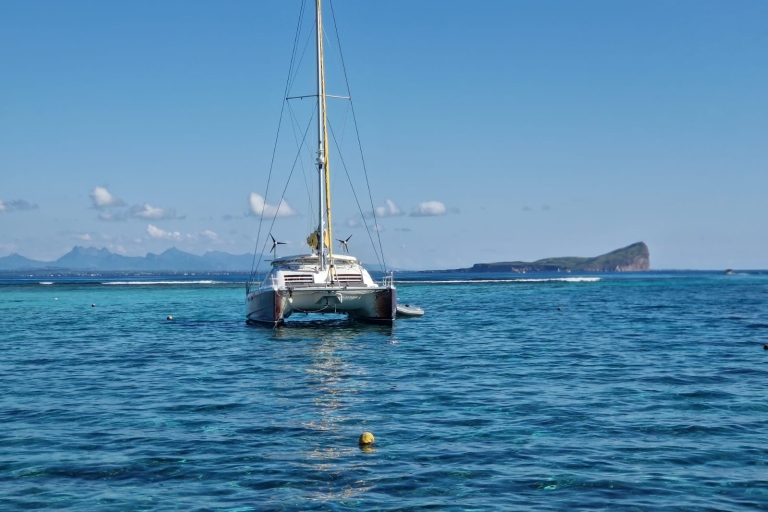 Grand Baie: dagtour per catamaran over 3 eilanden met lunchGedeelde rondleiding