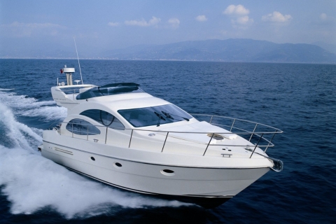 Ayia Napa: Eksploruj Błękitną Lagunę na pokładzie luksusowego Azimuta 42
