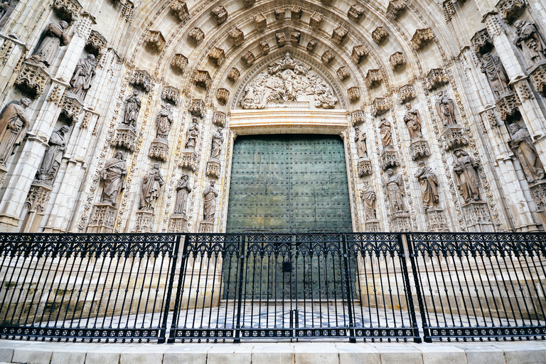 From Malaga: Guided Seville Day Trip Private transfer and group tour of Giralda