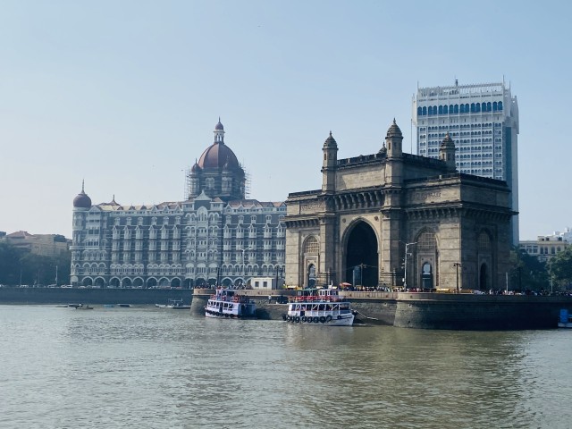 Visit Mumbai City Sightseeing Tour with Guide in Mumbai
