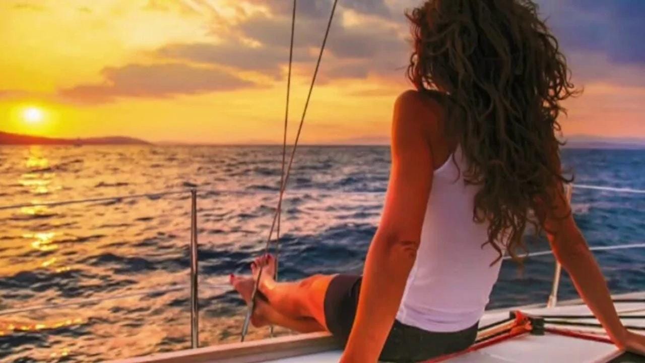 Barbate: Kreuzfahrt bei Sonnenuntergang mit einem Glas Cava