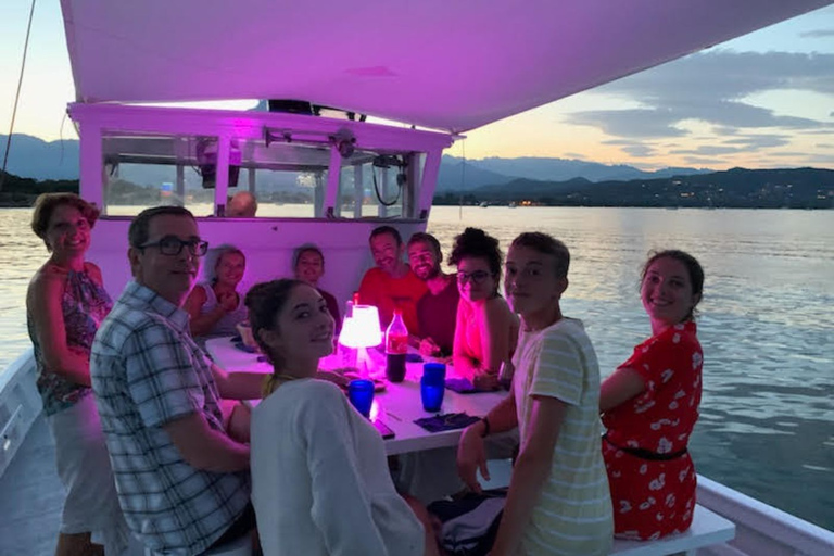 Porto-Vecchio: diner aperitief bij zonsondergang op zee