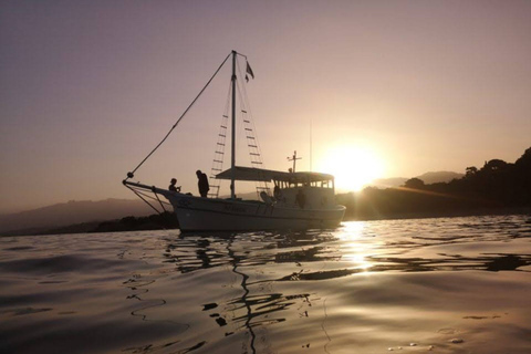 Porto-Vecchio: diner aperitief bij zonsondergang op zee