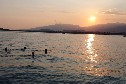 Porto-Vecchio: diner aperitief bij zonsondergang op zee