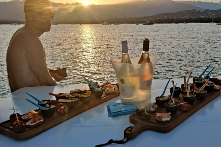 Porto-Vecchio: diner aperitief bij zonsondergang op zee