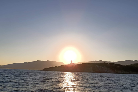 Porto-Vecchio: diner aperitief bij zonsondergang op zee