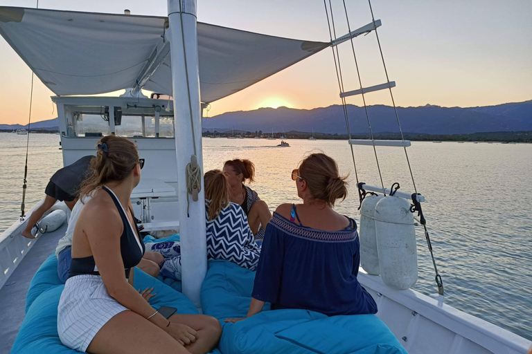 Porto-Vecchio: diner aperitief bij zonsondergang op zee