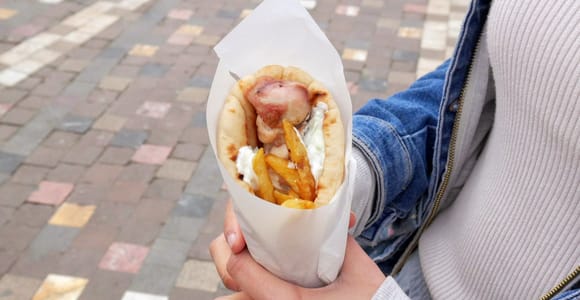 Athens: Food Tasting Tour in Plaka with Central Market Visit
