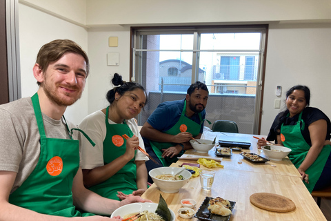 Osaka: Ramen and Gyoza Class in Dotonbori