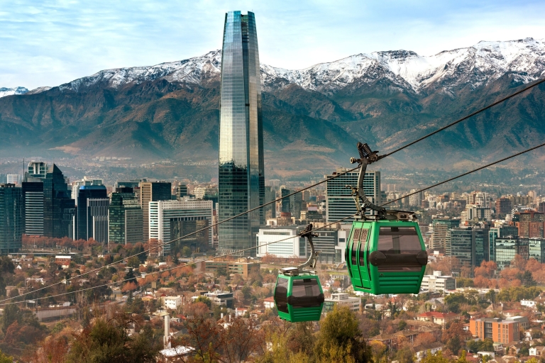 Santiago: privétour op maat met een lokale gids8 uur durende wandeltocht