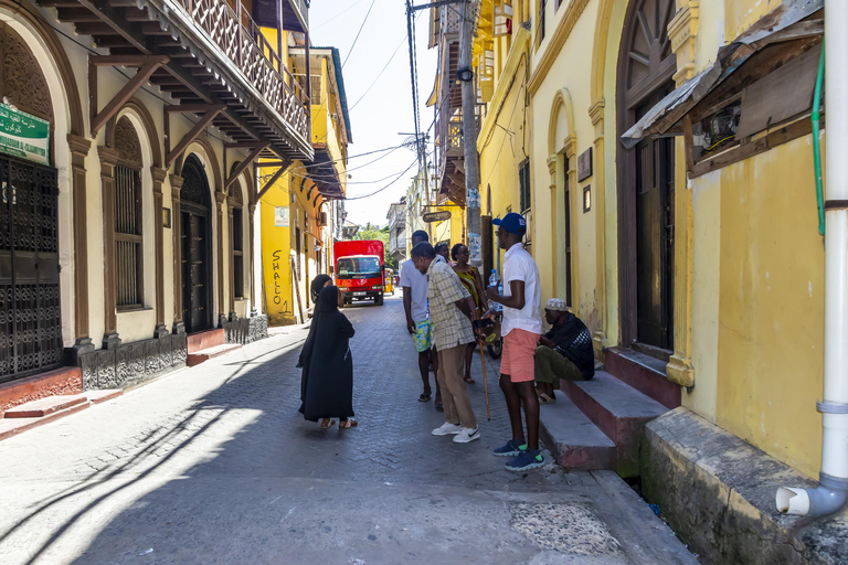 Visite de la ville de Mombasa : Musée Fort Jesus, vieille ville et parc HallerDépart de Diani & Tiwi