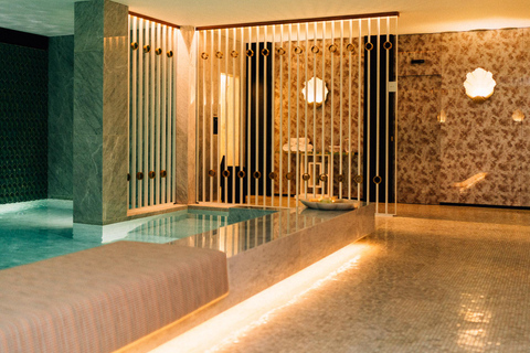 Porto: Relaxing by the pool, sauna and steam room