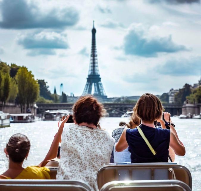 Seine River Cruise Tour in Paris