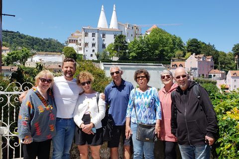 Da Lisbona: tour di 10 ore dei palazzi di Cascais e Sintra