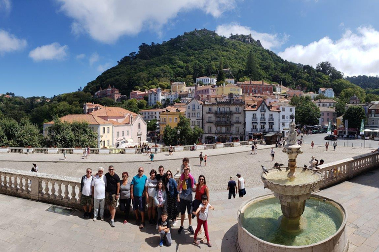 Från Lissabon: 10-timmars palatsutflykt i Cascais och Sintra