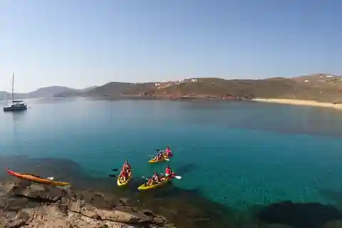 Mykonos : Excursion en kayak de mer dans les baies isolées avec photos GoPro