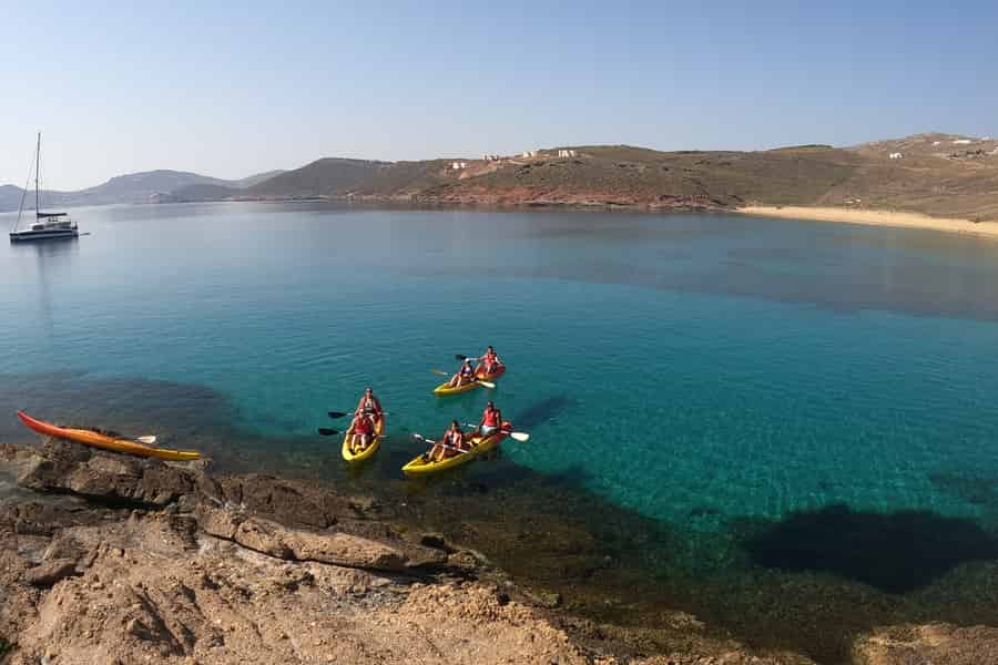 Mykonos: Abgeschiedene Buchten Seekajaktour mit GoPro Fotos. Foto: GetYourGuide