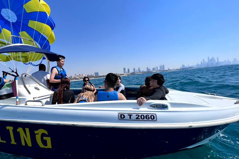 Dubai: Parasailing-Erlebnis mit Blick auf das Burj Al ArabSolo Parasailing