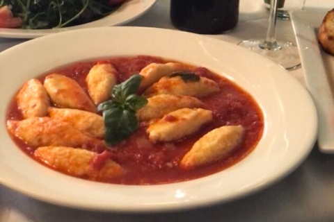 Filadelfia: wycieczka z przewodnikiem po rynku włoskim z kolacjąFiladelfia: kolacja na rynku włoskim