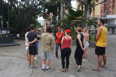 Gewalt & Postkonflikt-Wanderung: nach dem Medellin-Kartell