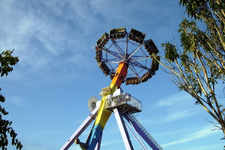 Nha Trang : billet d&#039;entrée à VinWonders avec téléphérique en optionBillets d&#039;entrée standard + transfert aller-retour en téléphérique