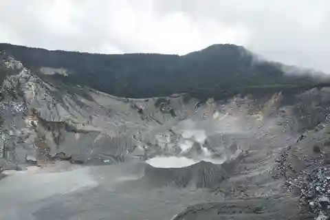 Jakarta: Volcano, Hot Spring, Tea, Rice Fields, &Coffee tour
