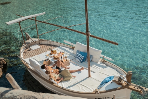 Onvergetelijke rondvaart op een authentieke traditionele Ibiziaanse boot.Boottocht van 4 uur