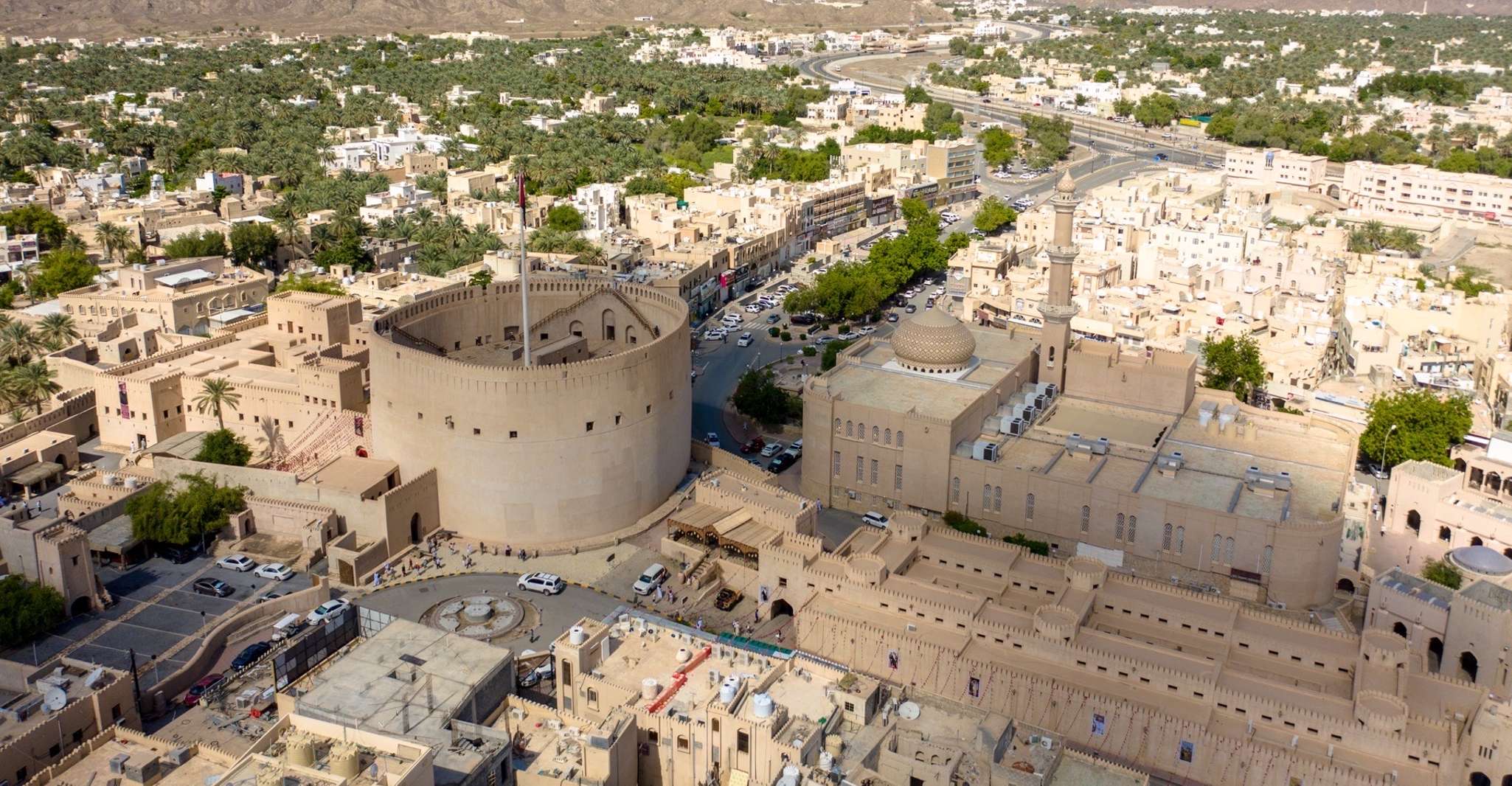 Private Day Tour Nizwa, Jabel Akhdar - Housity