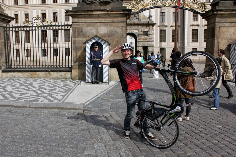 Praag: fietstocht in klein groepje, met privéoptiePraag: privérondleiding per fiets van 1.5 uur