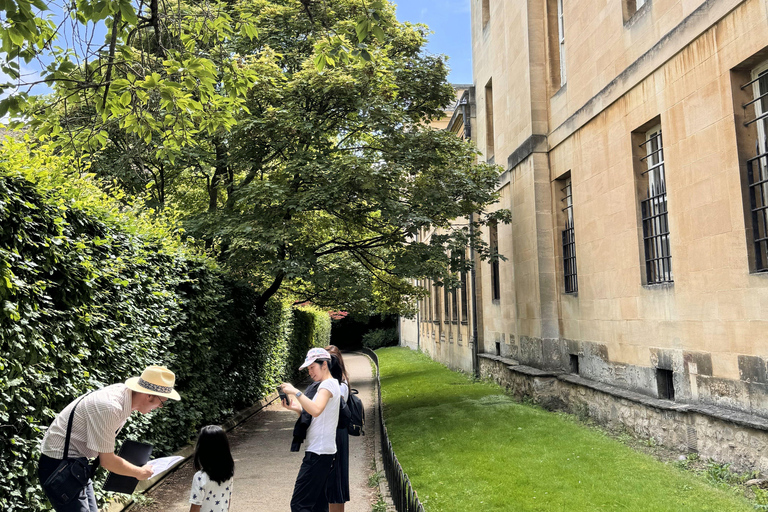 Oxford: University and City Walking Tour with Graduate Guide