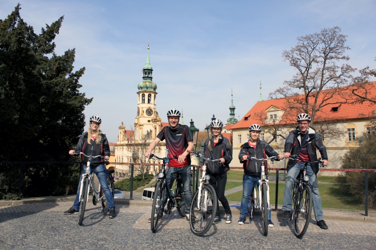 Prague : visite à vélo en petit groupe, option privéePrague : visite d'1,5 h en petit groupe à vélo électrique
